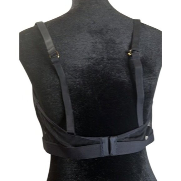 Lively 36DD Black Bra With Leaf Patterned Cups Adjustable Straps - Picture 4 of 5